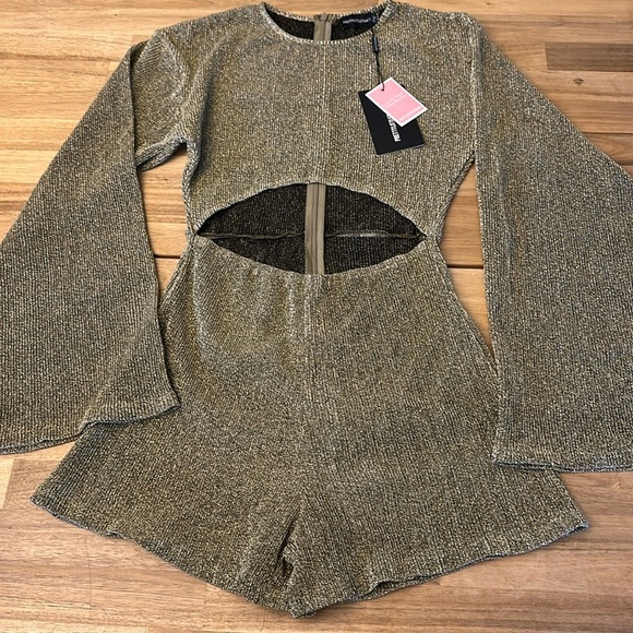 PRETTYLITTLETHING ⭐️ gold playsuit - Picture 6 of 10